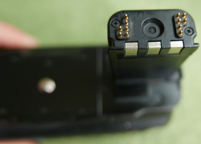 Canon BG-E3 Battery Grip For EOS 350D & 400D with two batteries