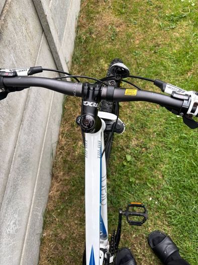 Giant Revel Bike
