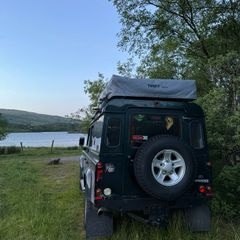 Thule Roof Tent with annex and roof bars for Defender