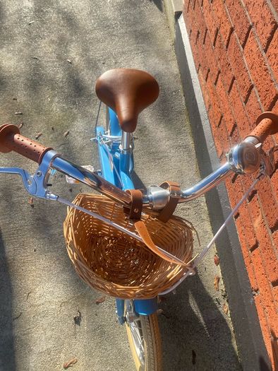 Girls bike perfect condition