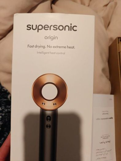 dyson supersonic hair dryer NEW