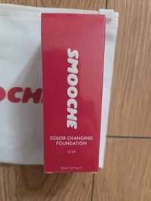 BNWT Smooche Foundation