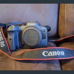 Canon EOS R6 Mirrorless Camera