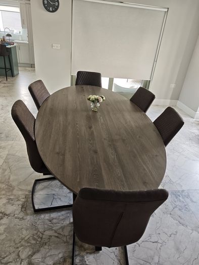 table and chairs