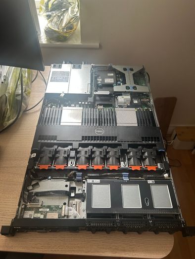 Dell PowerEdge R620 Server 8 X2.5 inch bay with 2 caddies, 16 GB DDR3, dual socket Xeon E5-2665 @ 2.4 GHz (32 logical cores)