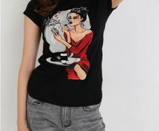 Black T-shirt with a Lady in Red size 12