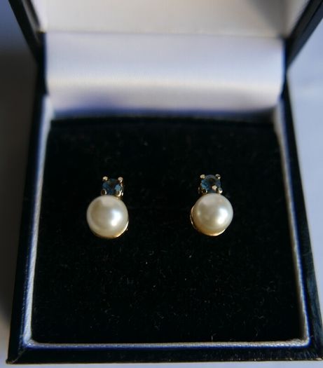 Vintage Pearl & Topaz Stud Earrings in 9ct Yellow Gold Plated