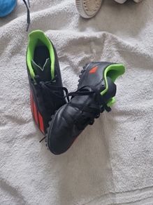 Adidas Boys Football Boots Size 1 RRP30