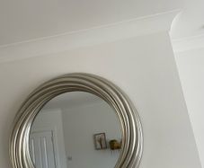 Round mirror