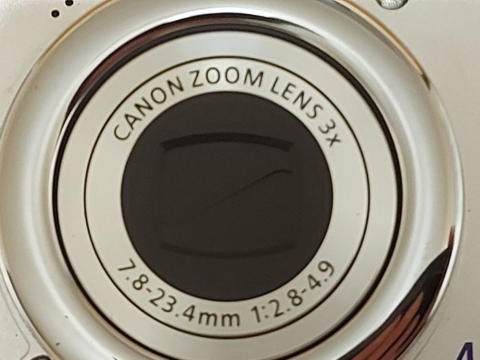 Canon PowerShot A80 Digital Camera, with carry case, working fine and in excellent condition