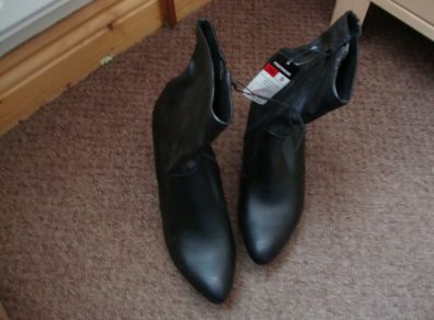 Black Boots with Mid Heel - Size 5