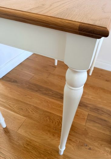 LIKE NEW Bar / Breakfast Table and Chairs