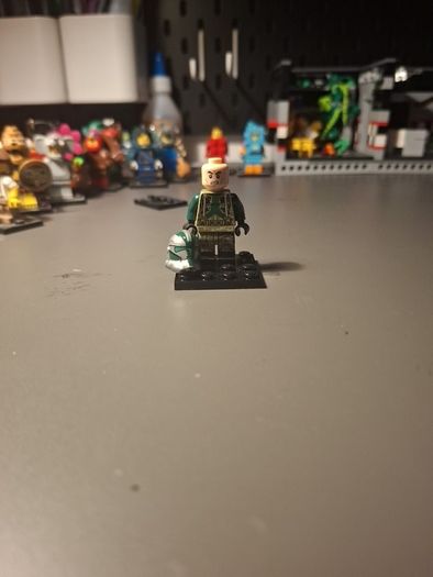 Commander gree with tan leg strap