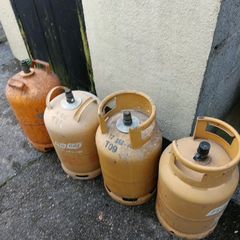 4 x Gas cylinder