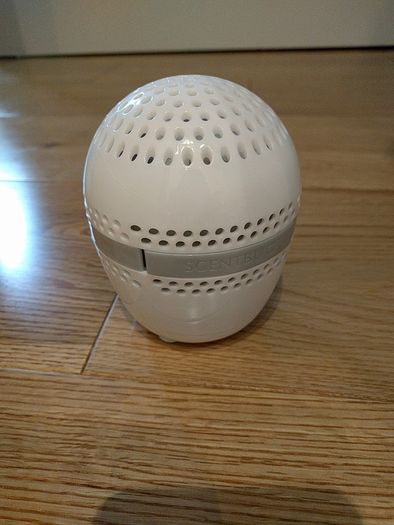 Scentbug with extra pad refills and fragrance oil