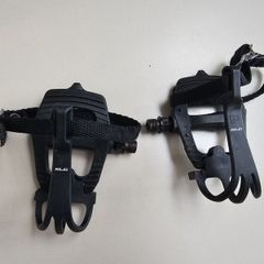 XLC VP-335T Pedals with Toe Clips and Straps