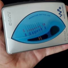 Vintage Sony radio cassette walkman