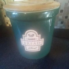 Bread bin