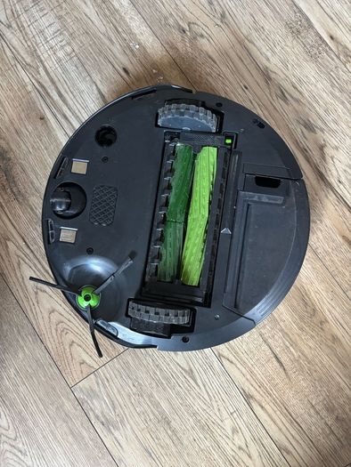 Roomba J7 Robot Vacuum cleaner