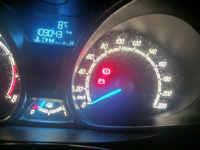 2016 (162)ford fiesta black