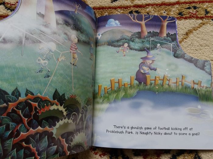 Kids book spooky halloween