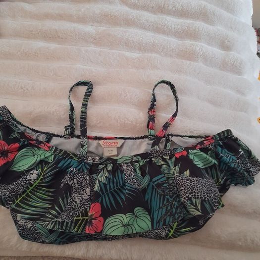 girls swimsuit