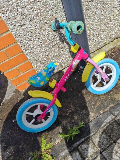 2 kids bicycles