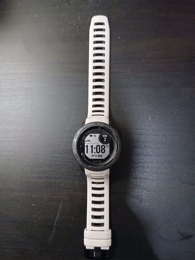 Garmin Intinct watch