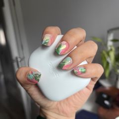 Press on nails