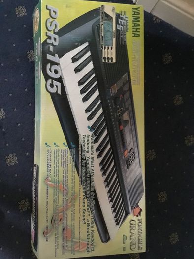 Yamaha psr-195 electric keyboard