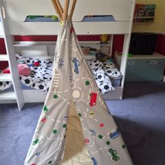 Play tent