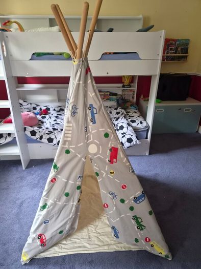 Play tent