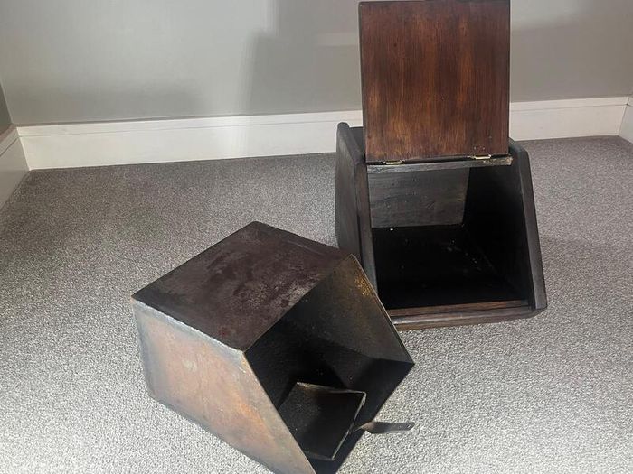 Coal scuttle