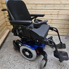Electric wheelchair