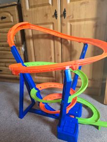 Hot wheels track