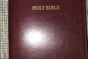 Holy Bible Indexed Super Giant Print deluxe reference burgundy leather soft on3n3ss