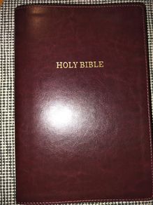 Holy Bible Indexed Super Giant Print deluxe reference burgundy leather soft on3n3ss
