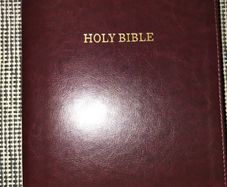 Holy Bible Indexed Super Giant Print deluxe reference burgundy leather soft on3n3ss