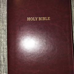 Holy Bible Indexed Super Giant Print deluxe reference burgundy leather soft on3n3ss