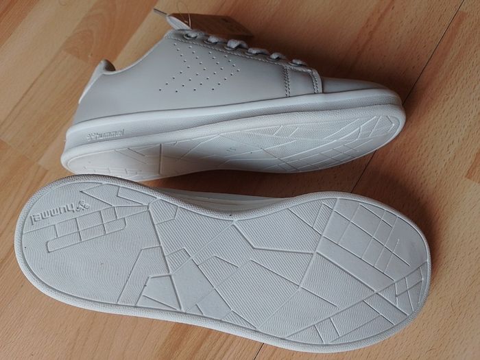 Hummel trainers - size UK 4
