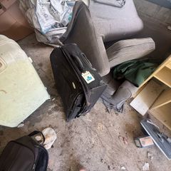 suitcases free to take away