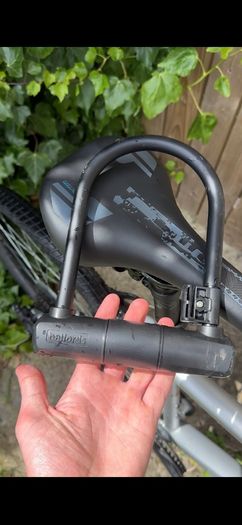 Great Condition Carrera Subway Hybrid Bike + Heavy Duty D-Lock + LED Lights  (Moving Sale)