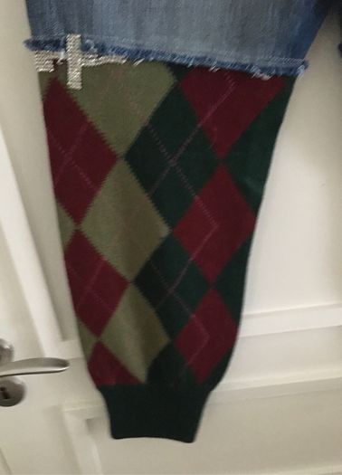 2B funky three quarter length jeans 30 inch waist and full length waist to hem is 31 inches new with tags made in Greece FREE STANDARD POSTAGE INCLUDED