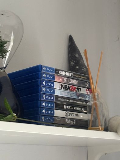 PlayStation 4 1TB - Special Slim white edition + 9 games