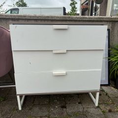 chest of drawers FREE