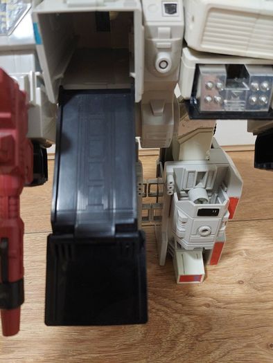 Transformer G1  Metroplex