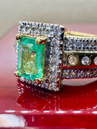 Emerald & Natural Zircon Ring
