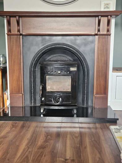 Stove with fireplace