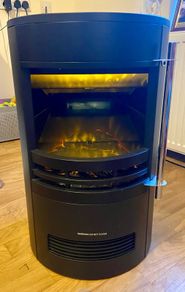 De Vielle freestanding curved black Electric Stove, as new.