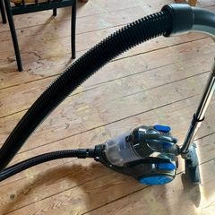 Morphy Richards bagless hoover